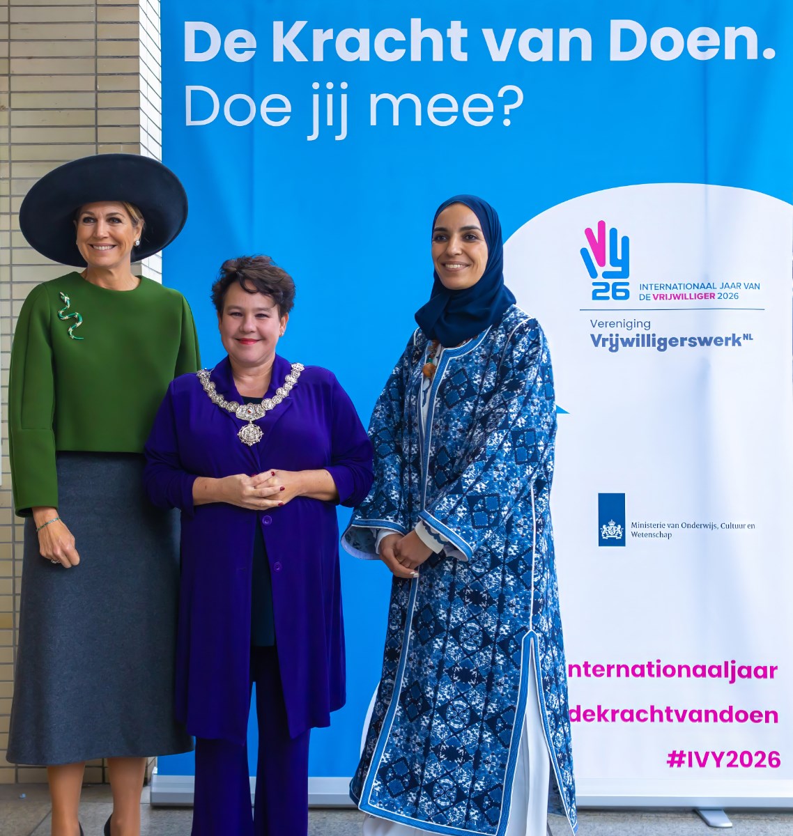Koningin Máxima, burgemeester Sharon Dijksma en Laila Ait Baali, directeur-bestuurder bij Vereniging VrijwilligerswerkNL bij de landelijke opening van het Internationaal Jaar van de Vrijwilliger.